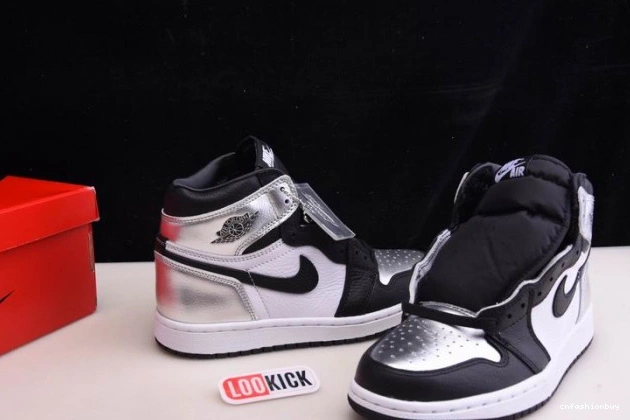 CD0461-001 TOE 1 JORDAN HIGH AIR SILVER OG WMNS 0811